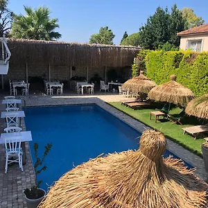 Alaçati Roka Taş Butık Otel